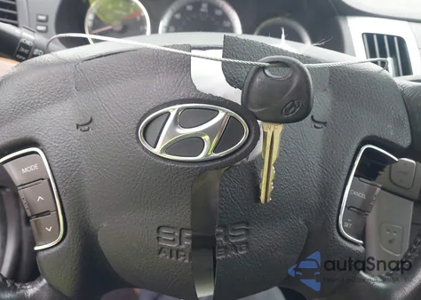 2009 Hyundai Sonata Limited V6 z USA, uszkodzony, nr VIN 5NPEU46F09H504366